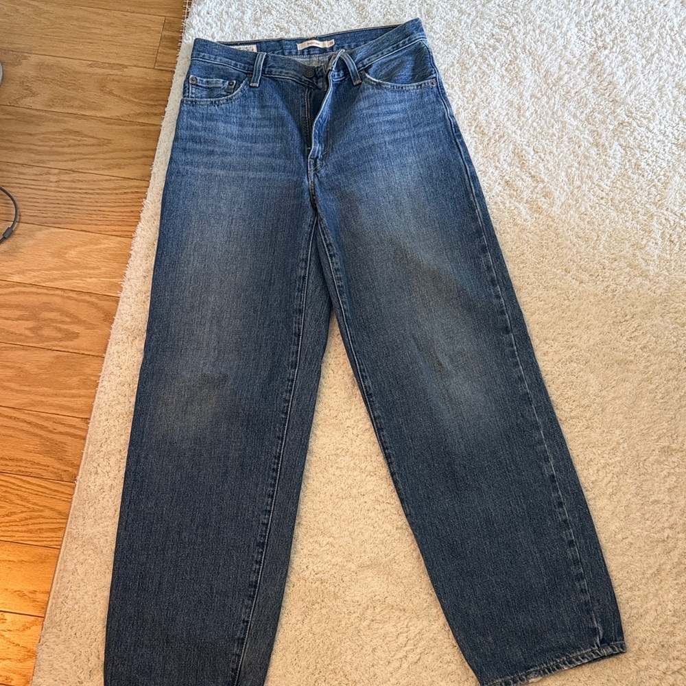 Levi’s baggy dad jeans